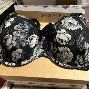 Torrid Floral Bra 44F side boob support, w/ underwire